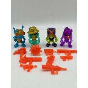 Lot Of (4) TREASURE X ALIENS Ultimate ALIEN Figures & Weapons Lot